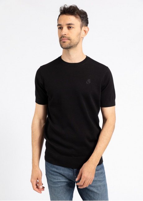 Tricou
