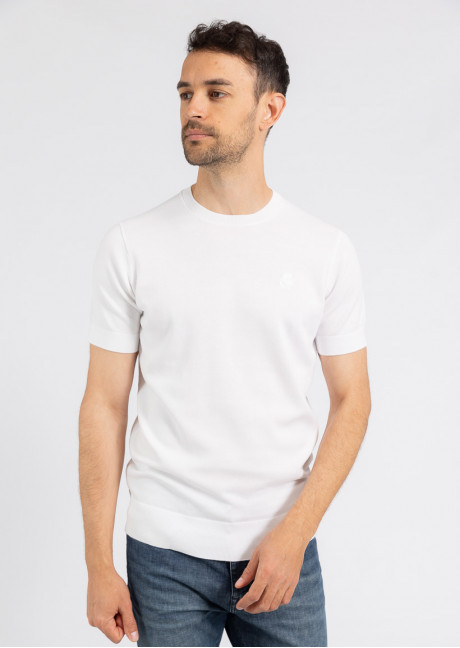 Tricou