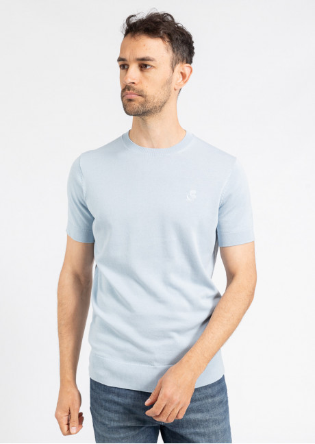 Tricou