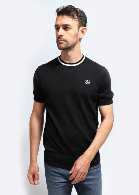 Tricou