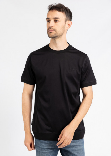 Tricou