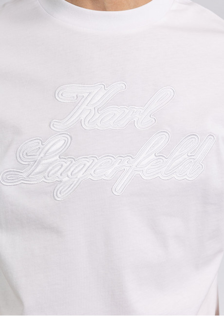 Tricou