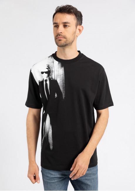 Tricou