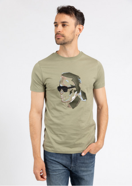 Tricou