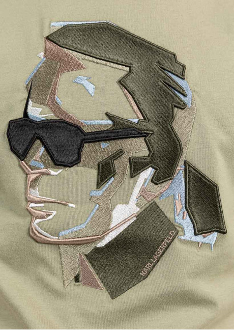 Tricou