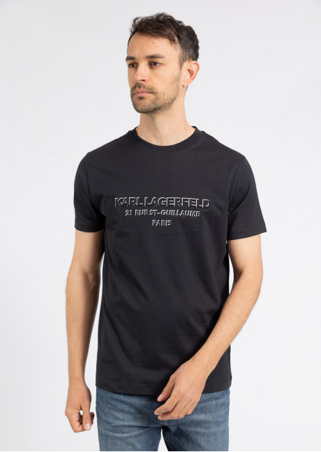 Tricou