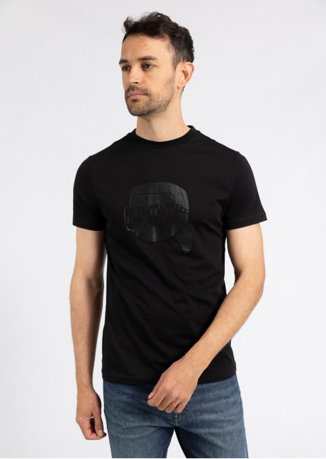 Tricou