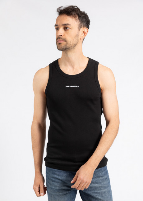 Tricou