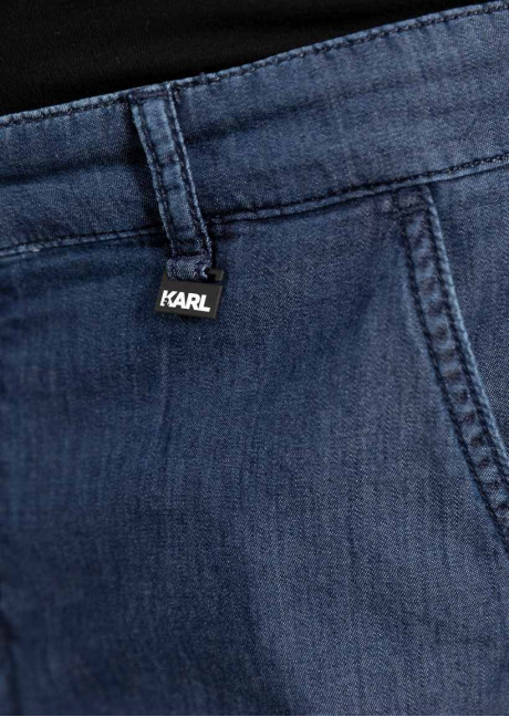 Pantaloni scurti