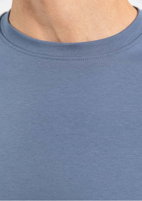 Tricou