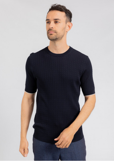 Tricou