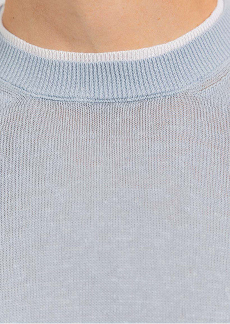Tricou