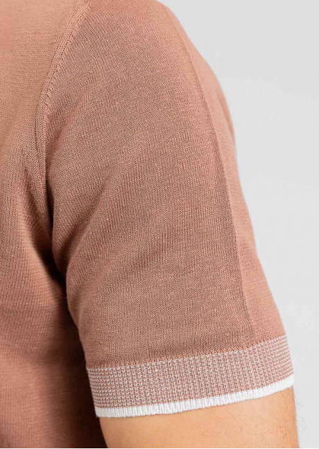 Tricou