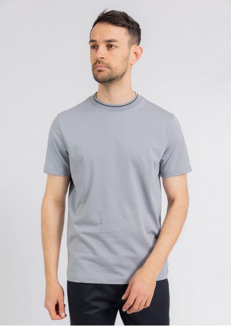 Tricou