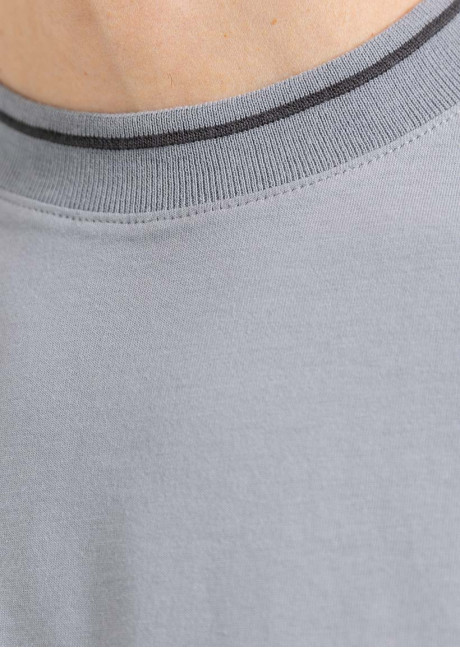 Tricou