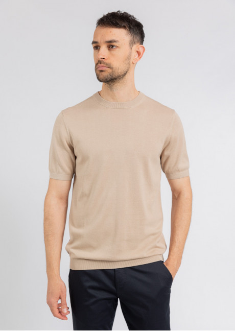 Tricou