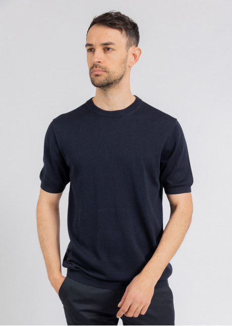 Tricou