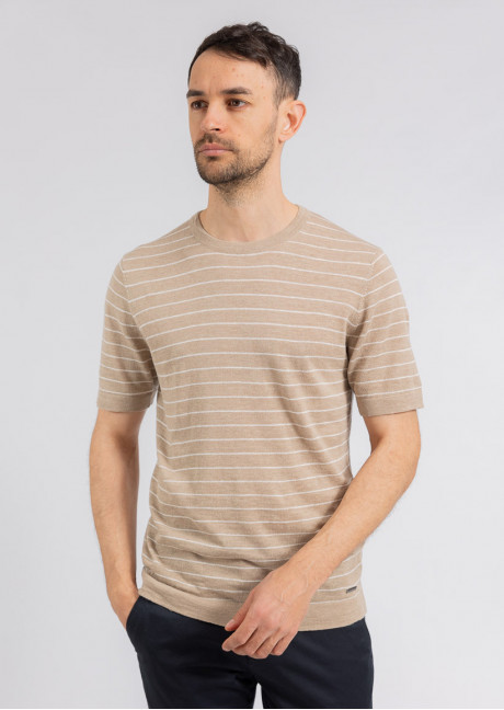Tricou
