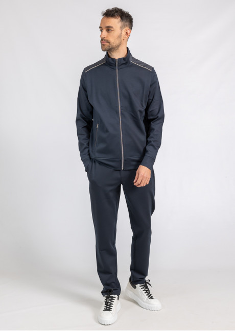 Costum sportiv