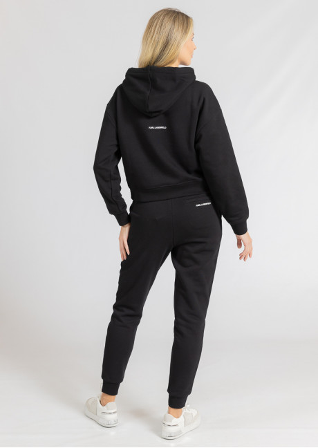 Costum sportiv