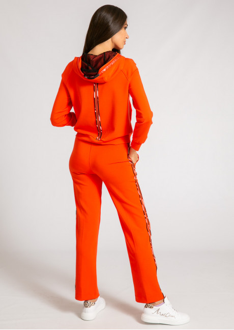 Costum sportiv