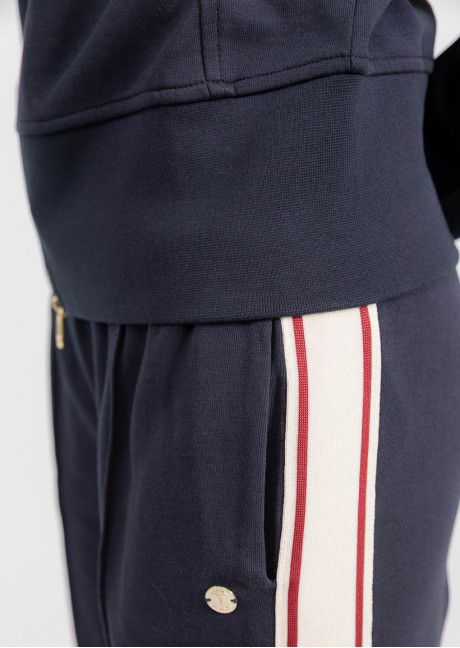 Costum sportiv