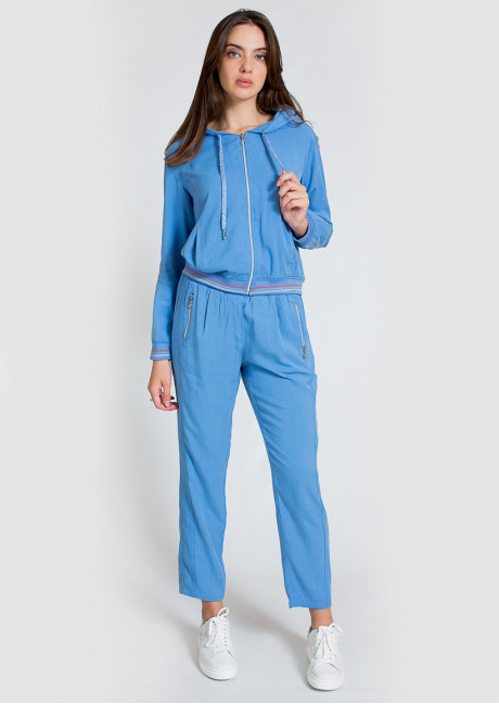 Costum sportiv