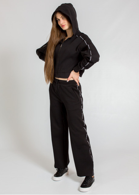 Costum sportiv