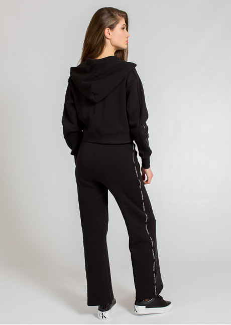 Costum sportiv