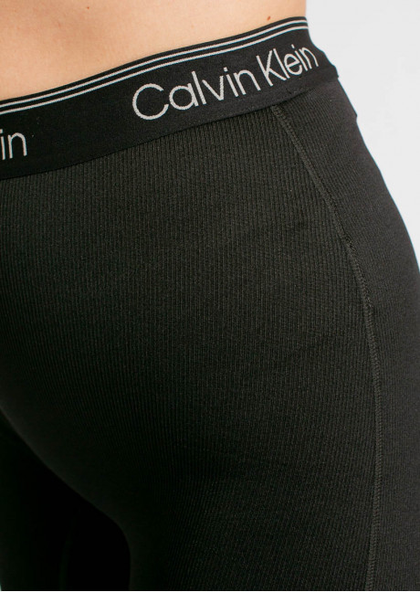Pantaloni scurti