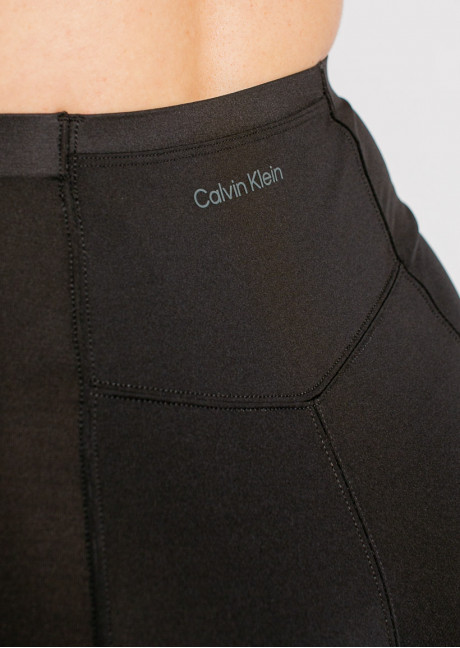 Pantaloni scurti