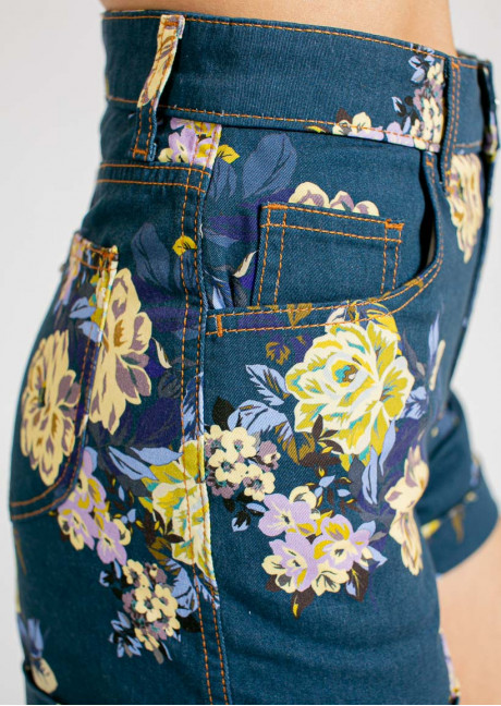Pantaloni scurti