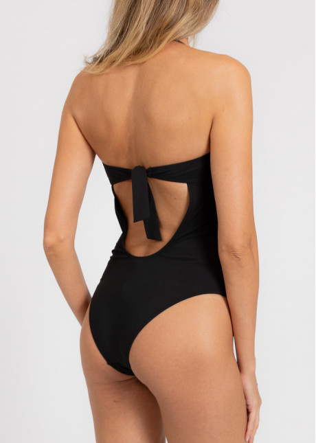 Costum de baie