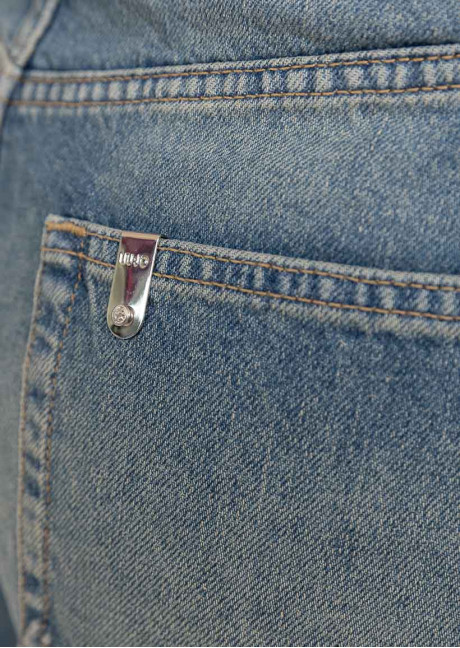 Pantaloni scurti